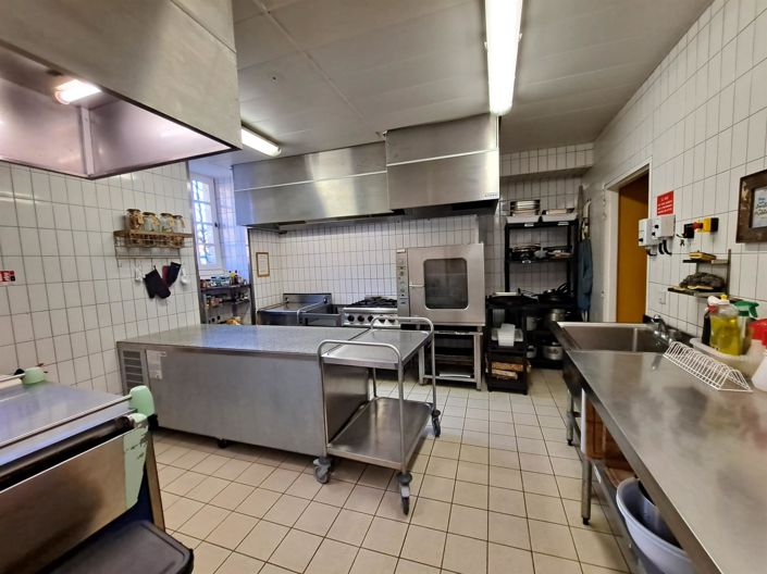 Image No.12-26 Bed Property for sale