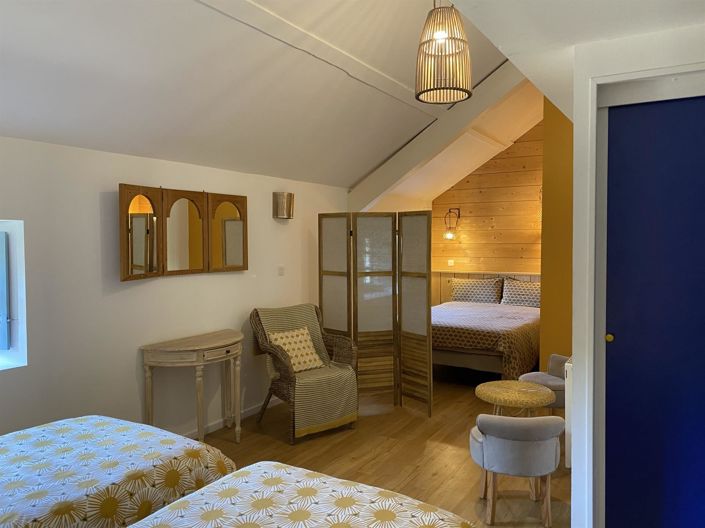 Image No.22-26 Bed Property for sale