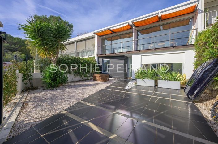 Image No.11-3 Bed House for sale