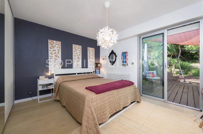 Image No.6-3 Bed House for sale