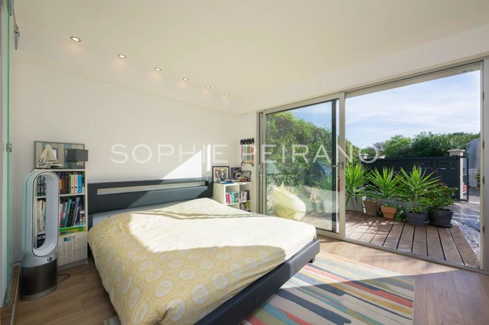 Image No.8-3 Bed House for sale