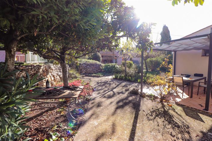 Image No.12-4 Bed House for sale