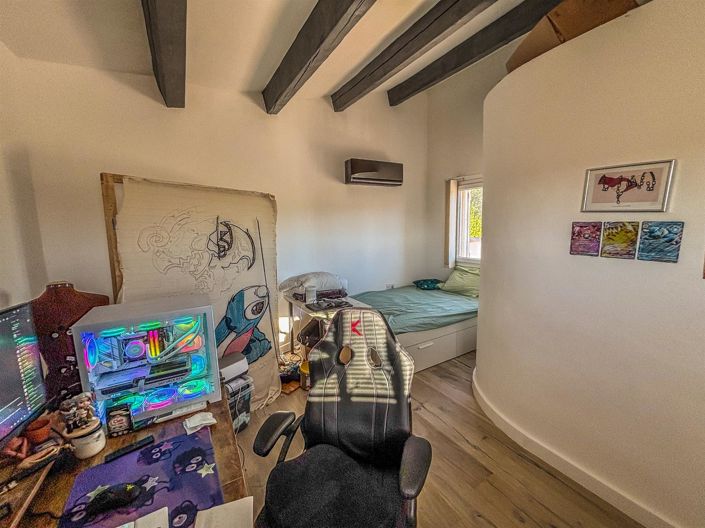 Image No.18-4 Bed House for sale