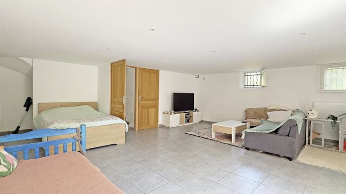 Image No.15-5 Bed House for sale