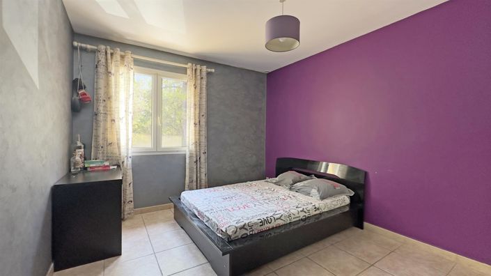 Image No.6-5 Bed House for sale