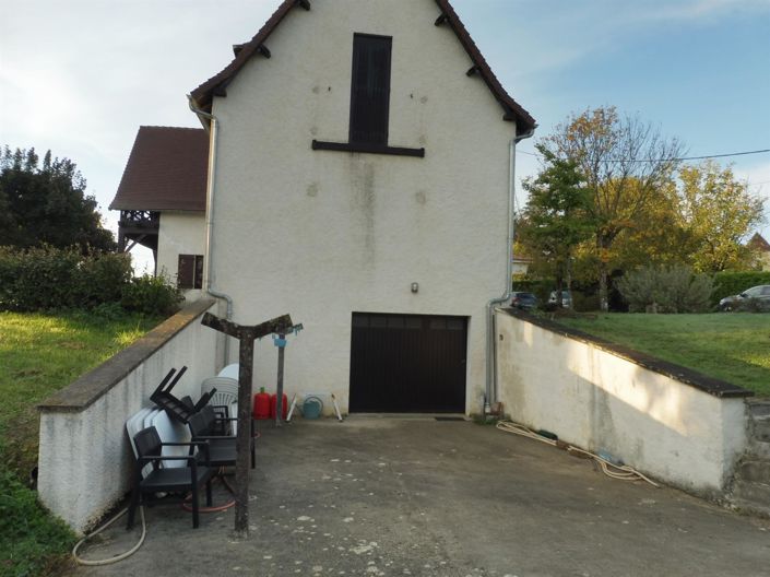 Image No.8-5 Bed House for sale