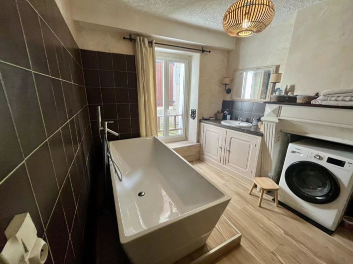 Image No.6-3 Bed House for sale