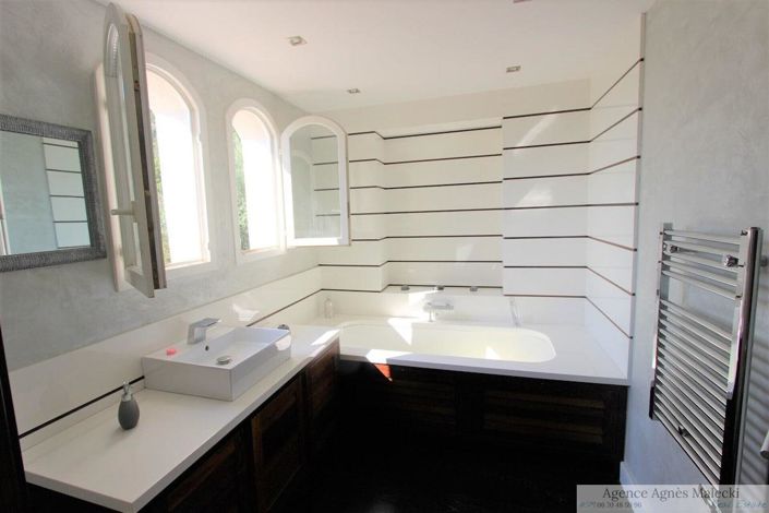 Image No.10-4 Bed House for sale