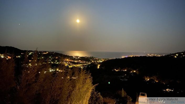 Image No.17-4 Bed House for sale