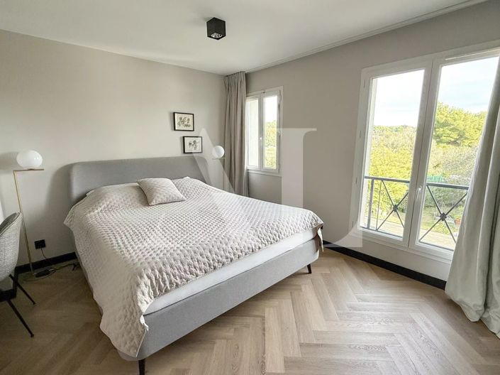 Image No.5-1 Bed House for sale