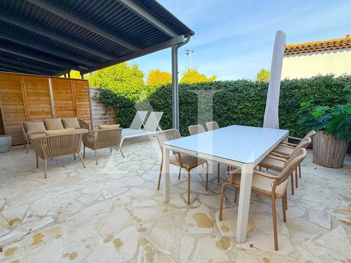 Image No.8-1 Bed House for sale