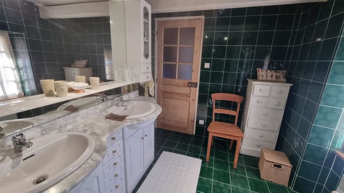 Image No.41-4 Bed House for sale