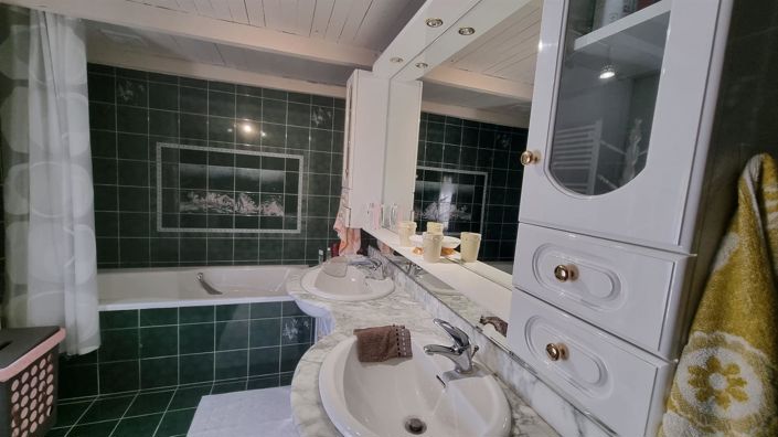 Image No.44-4 Bed House for sale