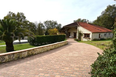 6 Bed House for sale