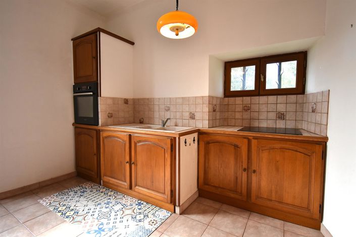 Image No.14-6 Bed House for sale