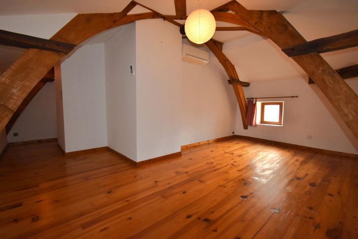 Image No.20-6 Bed House for sale