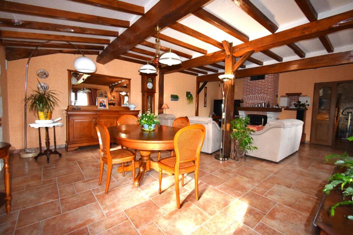 Image No.6-6 Bed House for sale