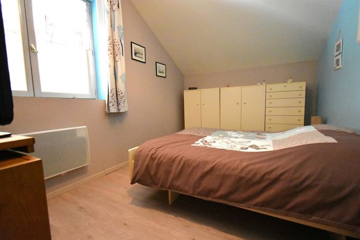 Image No.9-6 Bed House for sale