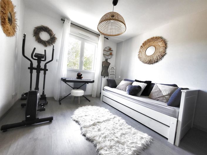 Image No.6-5 Bed House for sale