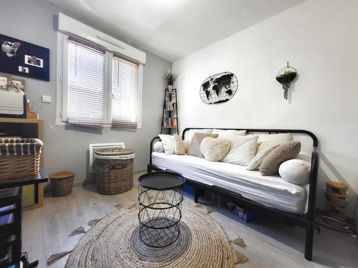 Image No.8-5 Bed House for sale