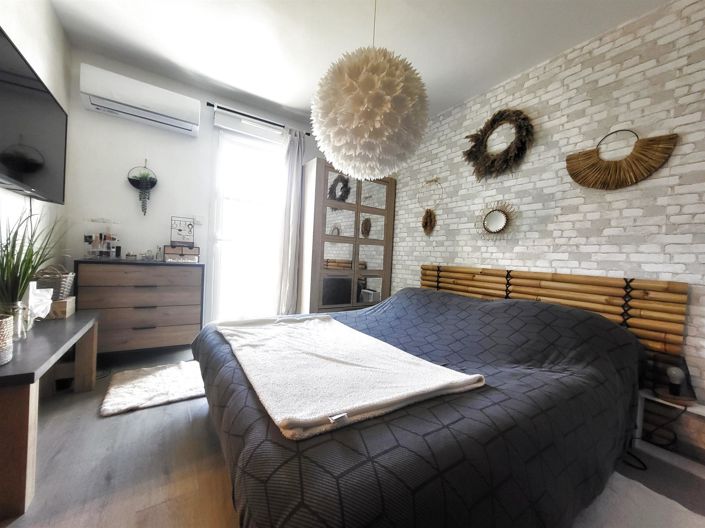 Image No.9-5 Bed House for sale