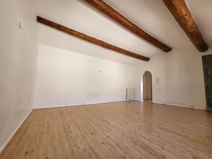 Image No.10-6 Bed House for sale