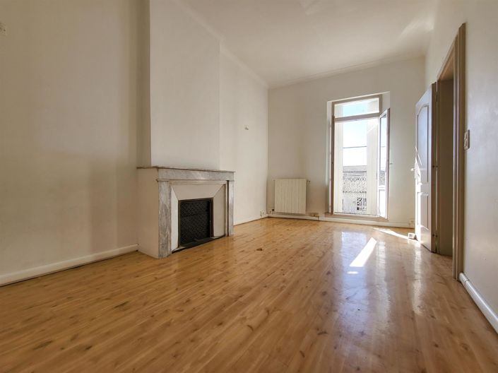 Image No.10-6 Bed House for sale