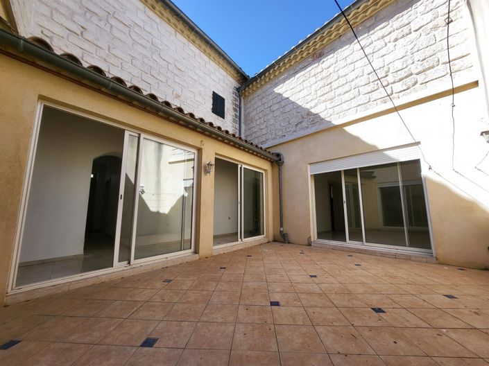 Image No.8-6 Bed House for sale