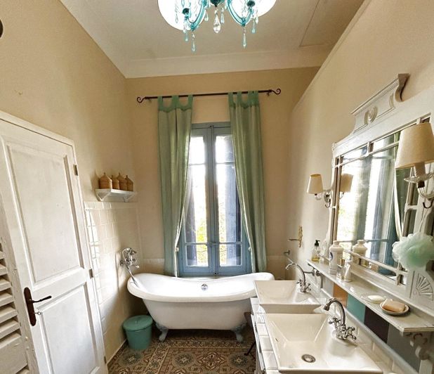 Image No.6-4 Bed House for sale