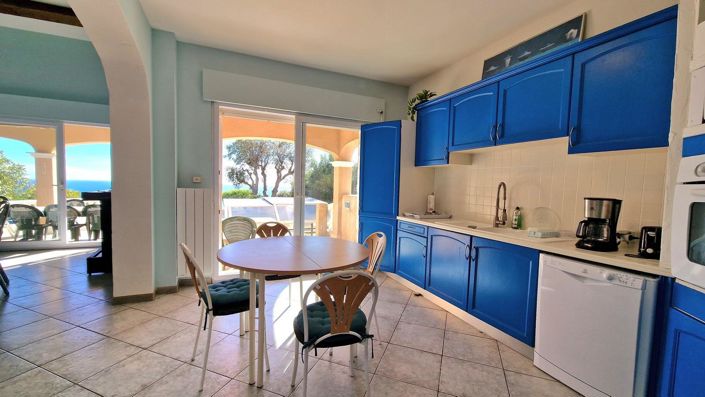 Image No.10-3 Bed House for sale