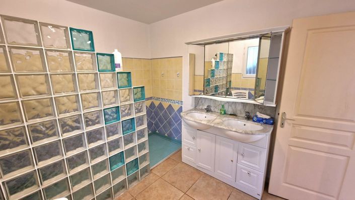 Image No.25-3 Bed House for sale