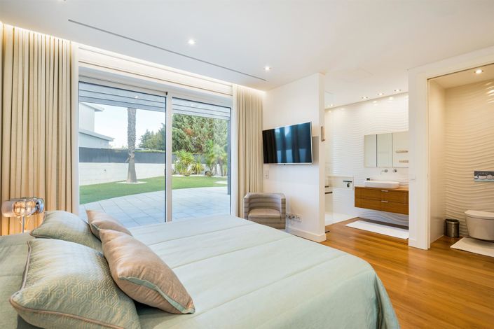 Image No.18-4 Bed House for sale