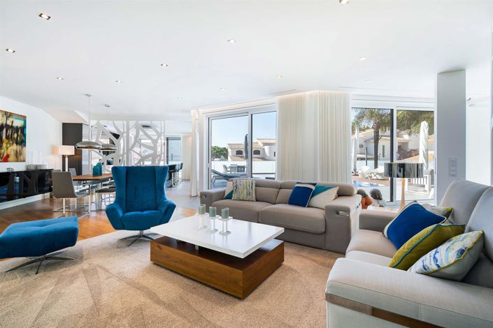 Image No.2-4 Bed House for sale