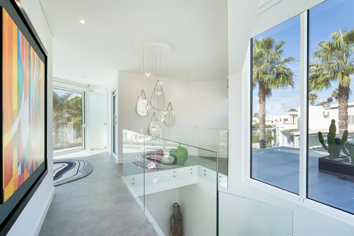 Image No.22-4 Bed House for sale