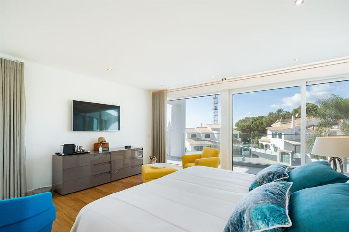 Image No.28-4 Bed House for sale