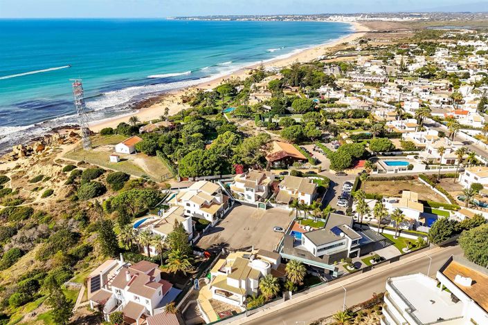 Image No.3-4 Bed House for sale