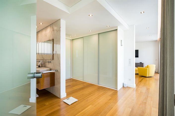 Image No.30-4 Bed House for sale