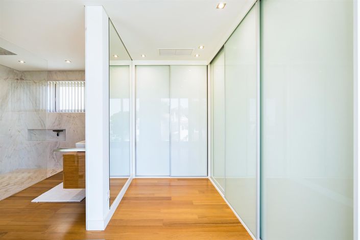 Image No.31-4 Bed House for sale