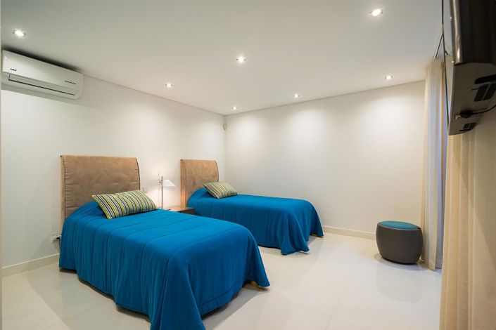 Image No.44-4 Bed House for sale