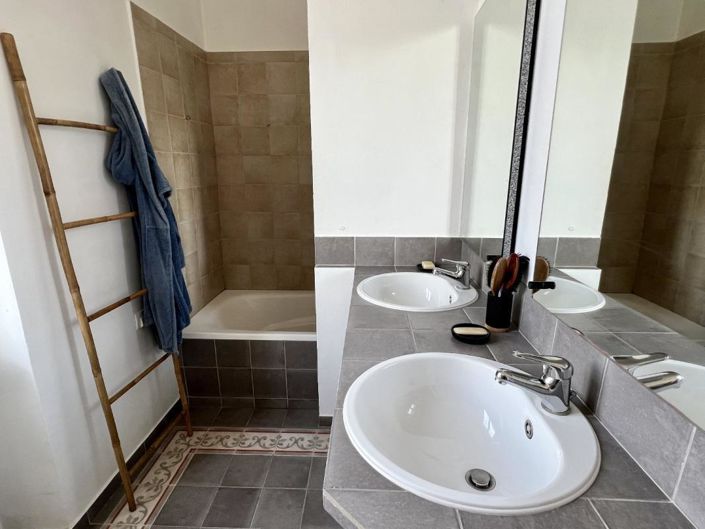 Image No.20-2 Bed House for sale