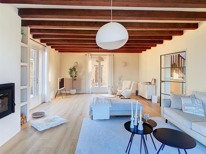 Image No.10-6 Bed House for sale