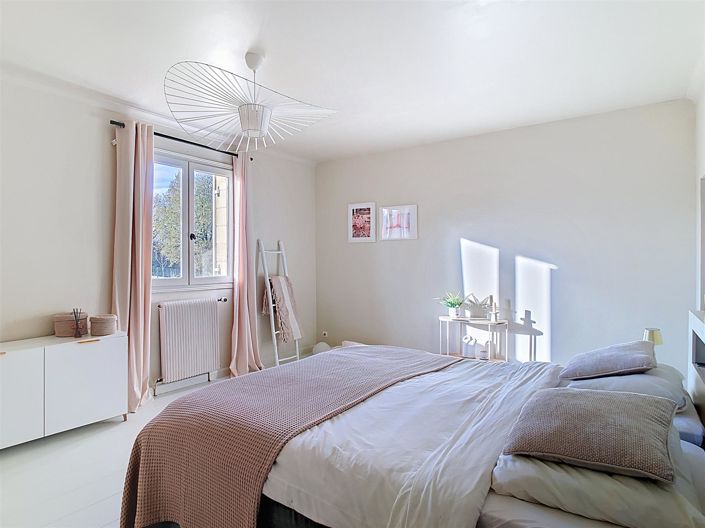 Image No.14-6 Bed House for sale