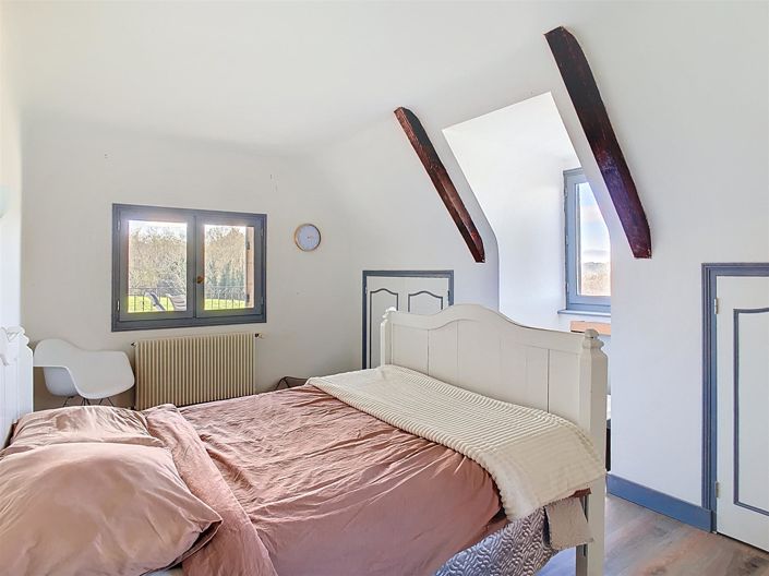 Image No.18-6 Bed House for sale