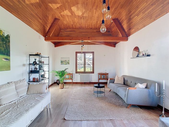 Image No.20-6 Bed House for sale