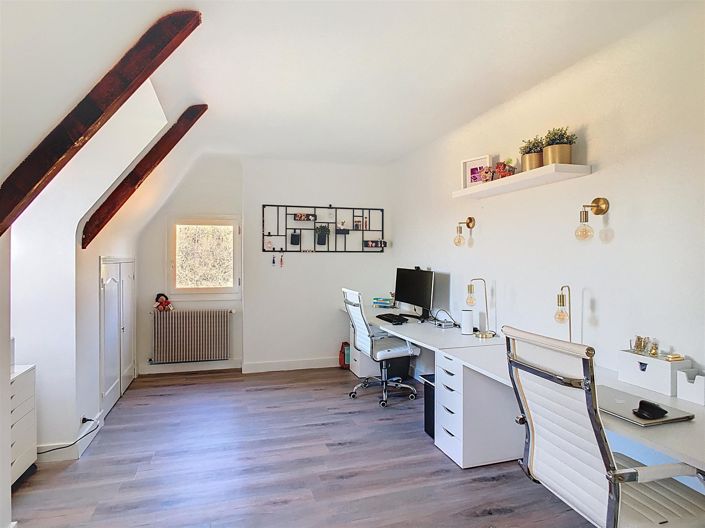 Image No.22-6 Bed House for sale