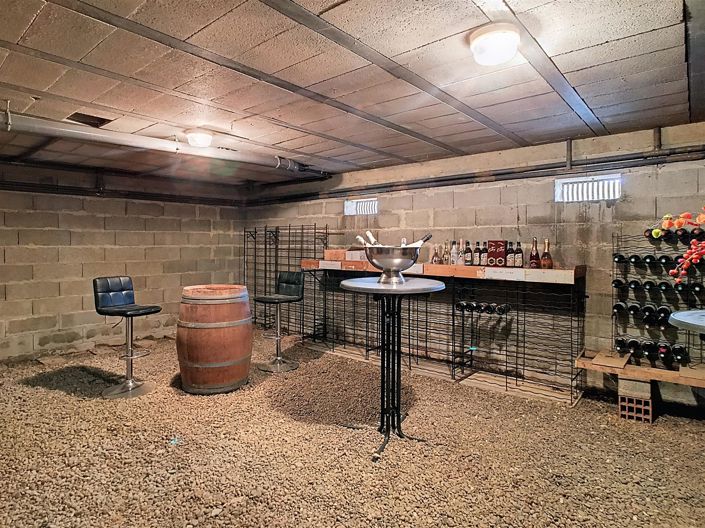 Image No.26-6 Bed House for sale