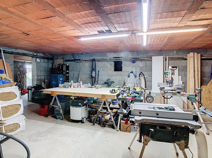 Image No.27-6 Bed House for sale