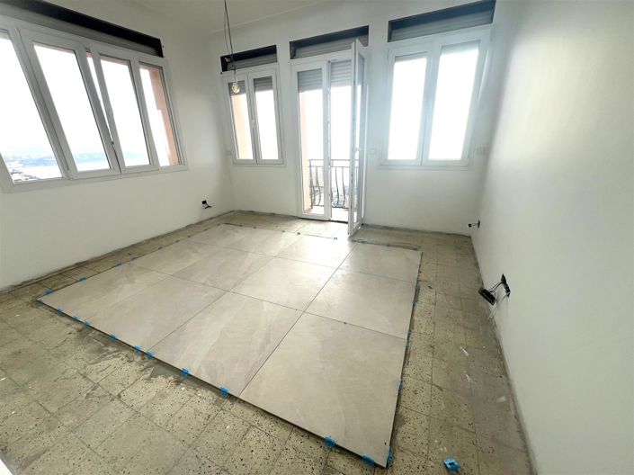 Image No.8-2 Bed House for sale