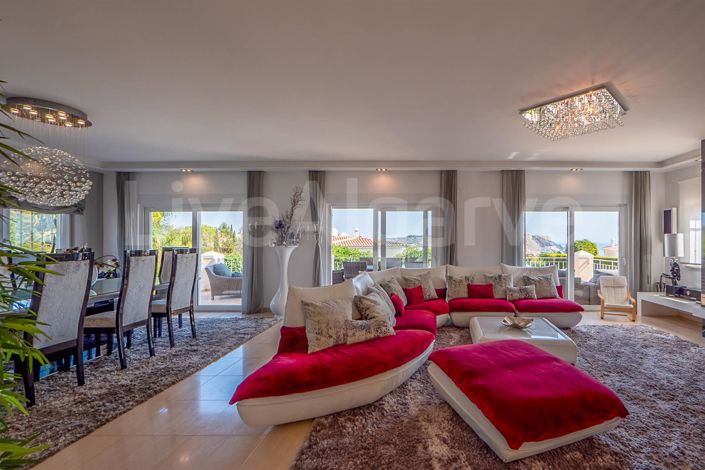 Image No.6-3 Bed House for sale