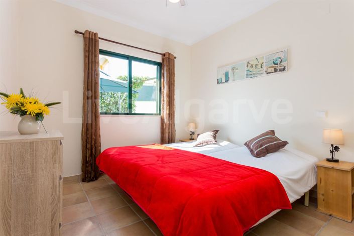 Image No.17-4 Bed House for sale